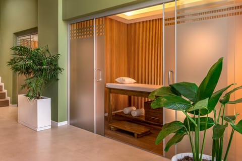 Massage, Sauna, Spa and wellness centre/facilities