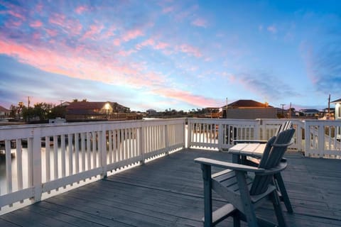 View (from property/room), Balcony/Terrace, Sunset