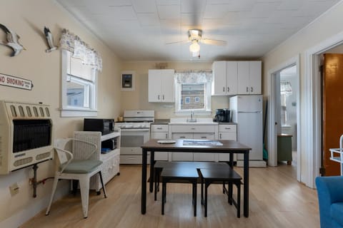 Comfortable 2BR Condo Near the Beach & Boardwalk House in Wildwood