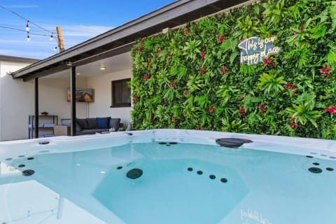 NEW Central Scottsdale HotTub Pool GreatRoom 5bd Sleep14 Haus in Tempe