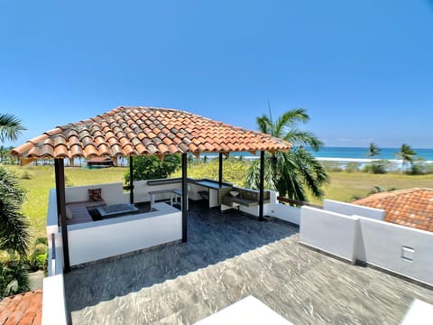 Classy Beachfront Home with Private Pool - Hermosa Palms 110 Condominio in Playa Hermosa