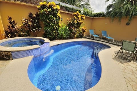 Casa Suenos- Iconic 4BR Home with Private Pool Apartment in Jaco