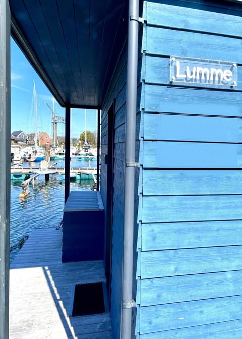 Hausboot LUMME - Huus & Meer House in Großenbrode