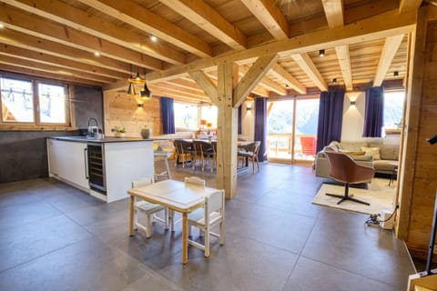 Chalet Kinou - Chalet au coeur de l' Espace Diamant avec jacuzzi MAE-8904 Chalet in Notre-Dame-de-Bellecombe