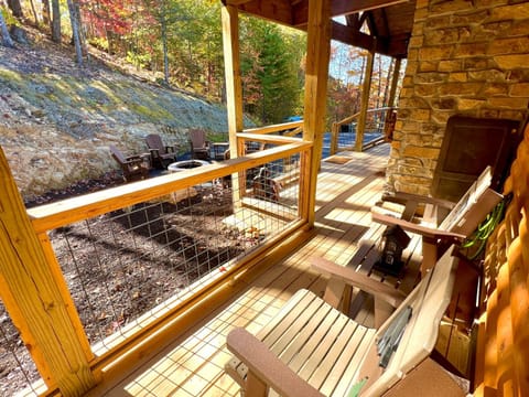 Lazy Bear Lodge House in Sevier County