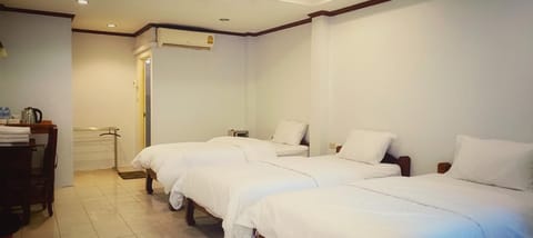 Goldbeach guesthouse Inn in Ko Chang