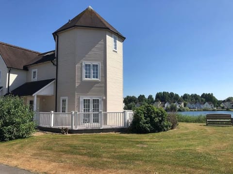 Property building, Garden view, Lake view