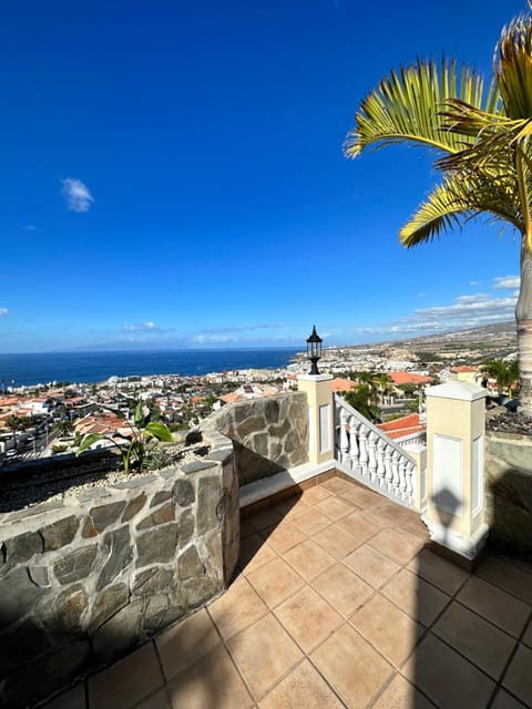 Day, View (from property/room), Balcony/Terrace, Mountain view, Sea view