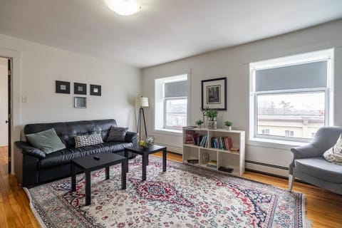 Large & Sunny Beautiful Home #103 Apartment in Halifax