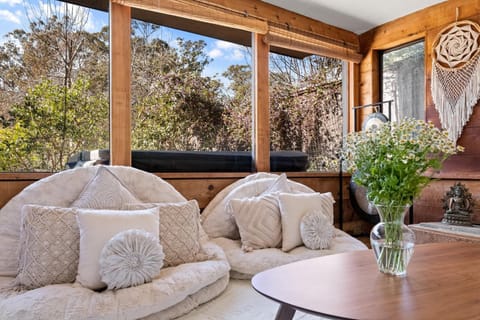Magical Forest Retreat w Hot Tub, Mt. Tam View, near Muir Woods, 17min to SF Condo in Mill Valley