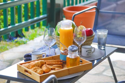 Food and drinks