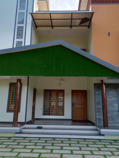 Front Family Homestay ( Puthenpurakkal- Jameela Manzil). Vacation rental in Kochi