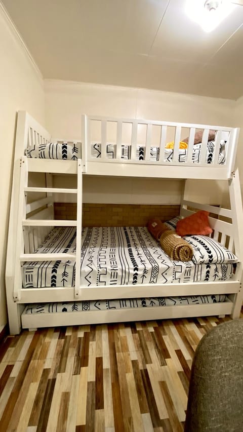 Bed, Bedroom, bunk bed