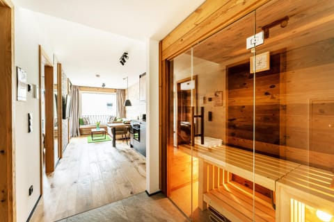 Sauna, Sauna, Living room
