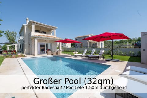 Property building, Garden, Balcony/Terrace, Garden view, Pool view, Swimming pool, sunbed