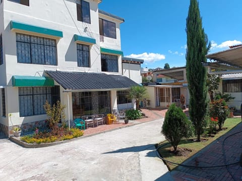 Property building, Neighbourhood, Garden view