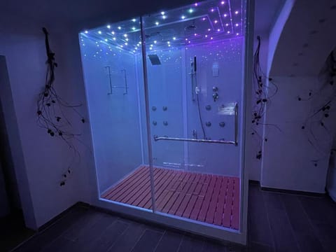 Steam room, Bathroom