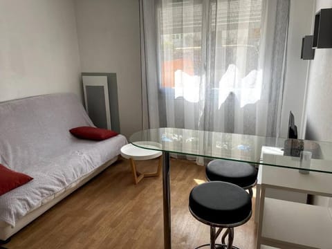 Appartement secteur Perrin, CHU, Fac, Parking. Apartment in Limoges