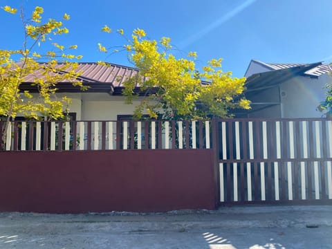 Radex Place Staycation, 2 BR Whole House House in Davao Region