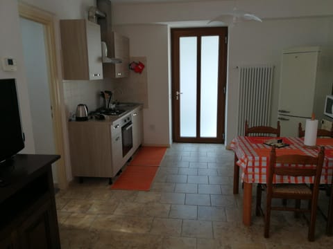 Coffee/tea facilities, Kitchen or kitchenette, Dining area, minibar, pet friendly, stove, toaster