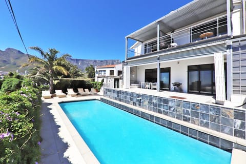 Property building, Mountain view, Swimming pool, sunbed