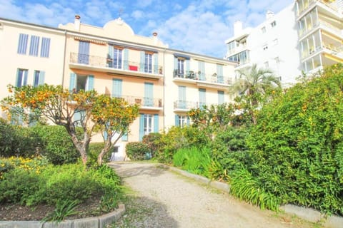 Pavillon de Mer YourHostHelper Apartment in Antibes