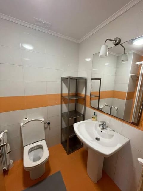 Apartamento centro con garaje Apartamento in Castro Urdiales