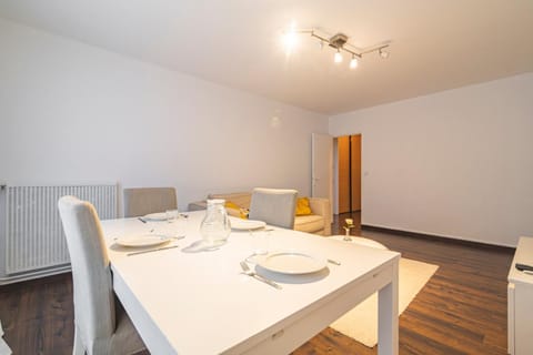 Joli appartement Le Chalet + parking Apartment in Reims