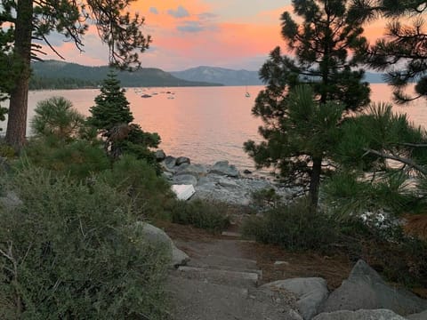 Big Blue Views Walk 2 Lake House in Tahoe Vista