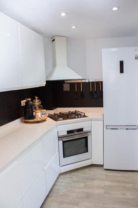 Kitchen or kitchenette, dishwasher, minibar, pet friendly, stove, toaster