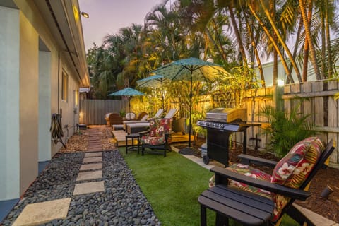 Patio, Garden, Garden view, sunbed