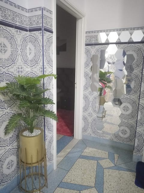 Appartement du lux très propre bien équipé au cœur de la ville nouvelle Condo in Meknes