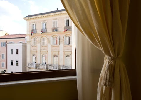 Piazza Azuni 18 Guest House Bed and breakfast in Sassari