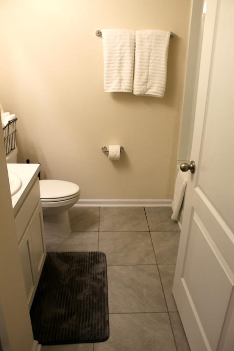 Orange Park Townhome Vacation Rental with Patio! Apartment in Jacksonville