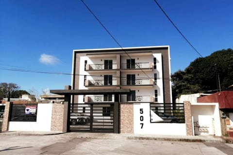 Moderno para disfrutar y visitar. Para 6 personas Apartamento in Tampico