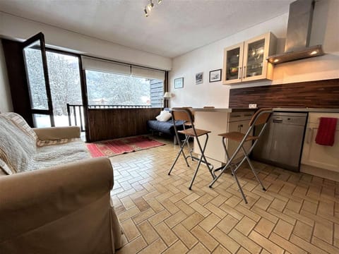 Studio au Monêtier-les-Bains avec balcon, parking et proche des pistes pour 4 personnes - FR-1-330F-228 Apartment in La Salle-les-Alpes