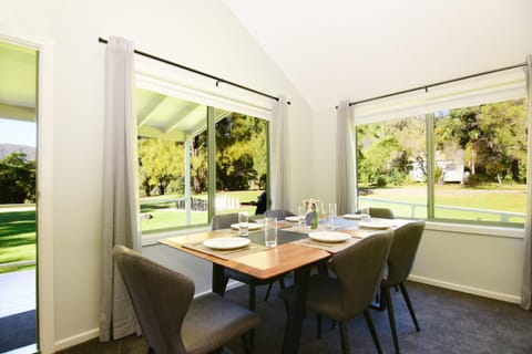 Beau Villa - Two bedroom Villa on golf course House in Kangaroo Valley