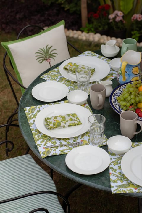 Garden, Dining area