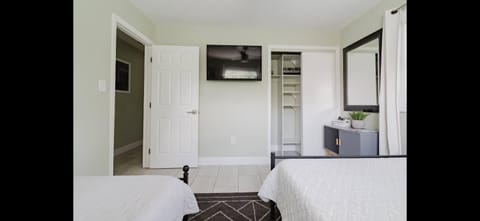 Justins Guest Rooms Vacation rental in Bradenton