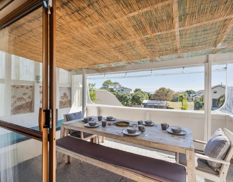 Sunsets and Surf - Whangapoua Holiday Home House in Auckland Region