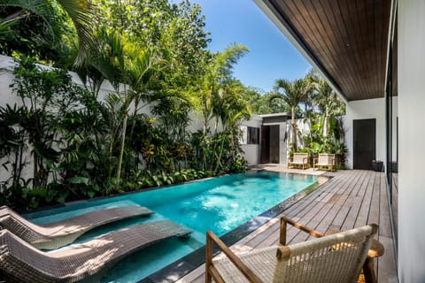 View (from property/room), Balcony/Terrace, Garden view, Swimming pool, Swimming pool