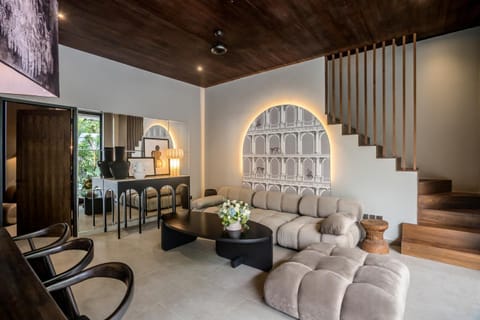 Living room, Seating area