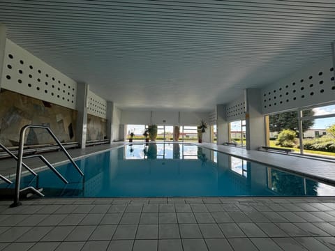 Area and facilities, Swimming pool, Sports