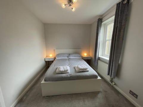 2 Bedroom Apartment near Glasgow Airport Apartment in Paisley