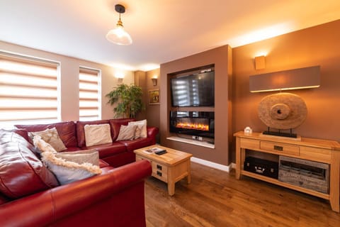 Living room, Photo of the whole room, Decorative detail, Seating area