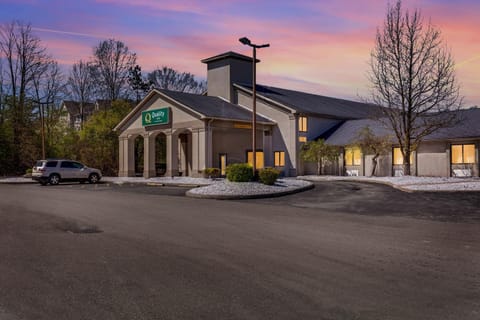 Quality Inn Austintown-Youngstown West Inn in Austintown