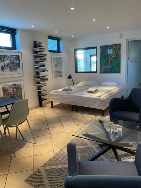 Exklusive rental of the Entire Spacious Ground Floor Apartment in Stockholm
