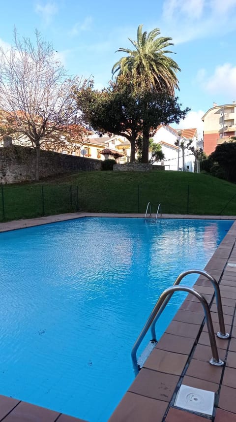 Apartamento dúplex junto a la playa con garaje Apartment in Castro Urdiales