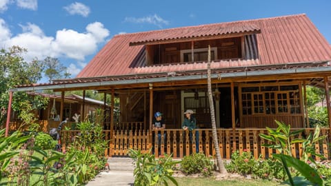 Carolina Egg Gasthaus Hotel in Oxapampa