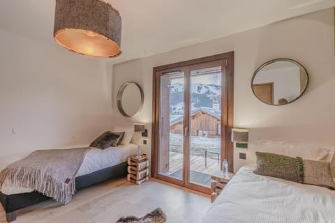 Le Glacier Pelve Courchevel 1650 - Five Bedrooms - Bed & Breakfast Chalet in Saint-Bon-Tarentaise